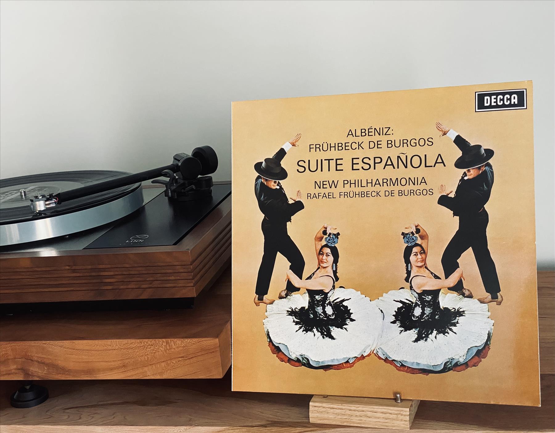 Suite Española, Op. 47  by Isaac Albeniz - Essential Classical Music record